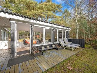 Holiday Home Poul - 1-9km from the sea by Interhome - 9