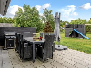 Holiday Home Frederikke - 990m from the sea by Interhome - 2
