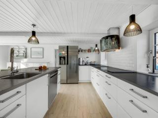 Holiday Home Brigitte - 1-3km to the fjord by Interhome - 5