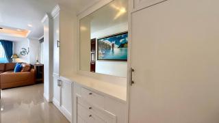 Palace - Spacious 1 bedroom Condo with shared Pool - 2