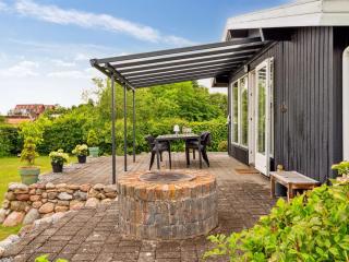 Holiday Home Eweline - 400m from the sea by Interhome - 3