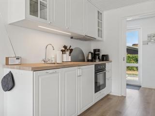 Holiday Home Heddi - 300m from the sea by Interhome - 3