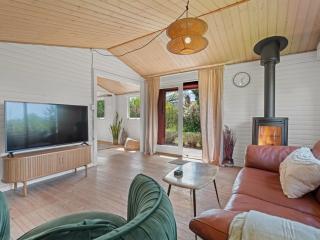 Holiday Home Oona - 700m from the sea by Interhome - 4