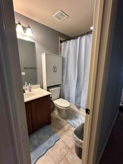 Cozy 4 bedroom home with Greenbelt views in Oak Point - 1