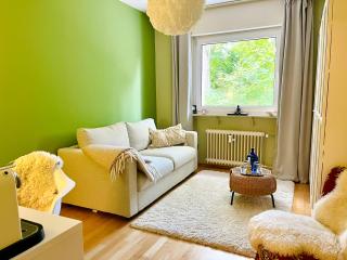 Ruhiges Messezimmer im Diplomatenviertel mit Grünblick - 0