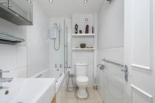 Modern Flat with Workspace few mins from Whitechapel Station - 9