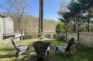 Lake Zoar Cabin - 9