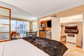 MGM Signature-38-615 Strip View Balcony Studio - 8