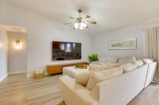 Spacious and Fenced Yard Relaxing Home in Surprise - 3