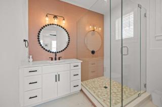 Brand-New Luxury Rental with Pool Spa Rooftop - 1