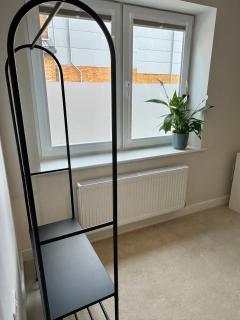 Brand-new flat, King Bed, Sofa Bed with full kitchen, Wi-Fi, self check-in Central location near everything - 2
