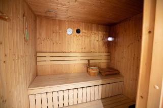 Central And Handicap Friendly 3 Bedroom Apartment - 5