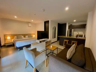 Deluxe Suite with Panoramic View - 8