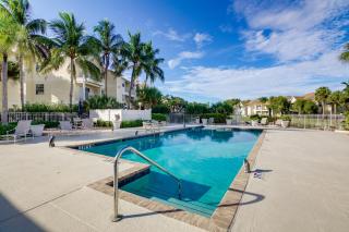 Walk to Beach 1st-Floor Unit with Pool in Melbourne - 9
