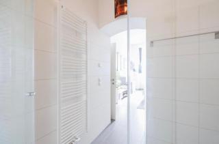 Large Modern City Apartment - 8