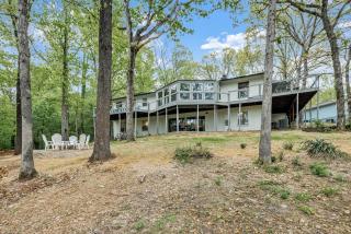 Lakefront Trail-Side Retreat - Sleeps 15 & Pets OK - 9