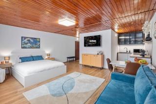 Art-Inspired, Designer Apartment - 4