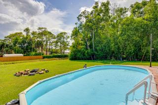 Private Pool and Fire Pit Home in West Palm Beach! - 9