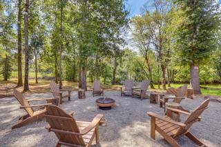 Deck, Sauna and Fire Pits Upscale Belle Mead Cabin - 7