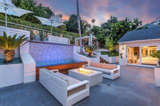 Sunset Strip 5 Star Location w Pool Jacuzzi Cabana BBQ - 9