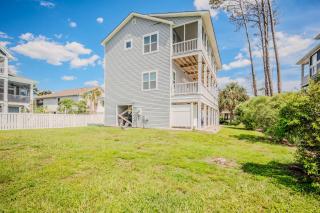 Southern Charm by Oak Island Accommodations - 7