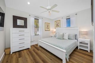Palm Cottage- Escape to Paradise, steps from the beach! - 3