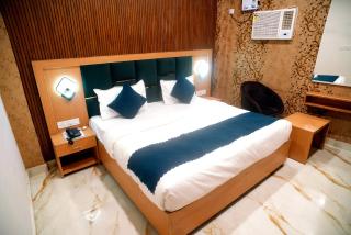 Hotel Divine Stay - 9