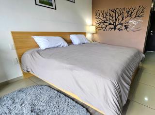 S01 SUITE CON CAMA KING SIZE Premium Frente al TEC CEM con Cocineta WiFi Balcón Parking Terraza 10 - 5