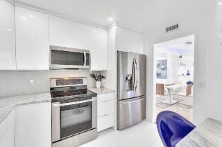 Two Bedroom Waterfront Condo in West Palm Beach - 5