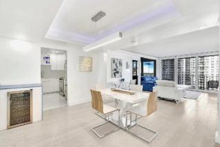 Two Bedroom Waterfront Condo in West Palm Beach - 8