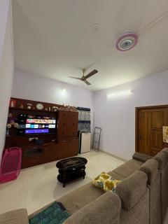 Independent house at prime location - 7