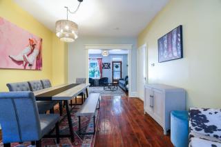 Spacious Broadway Home Downtown Western Modern Charm with parking - 4