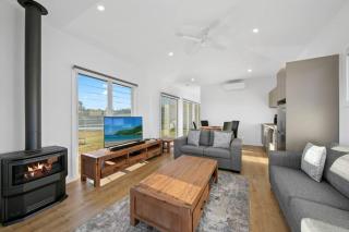 The Shiraz Villa at Molly Morgan Wines - 8