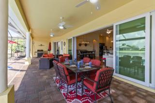 Casa Amarilla Cape Coral Luxury Waterfront Escape - 2