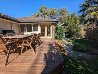 Sandys Retreat, wineries, sanctuary, pets, main st - 3