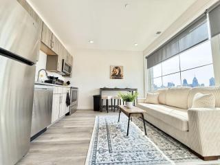 Old City King 1BR near Historic Sites with Gym - 6