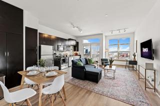 Tasteful Apt in Central Dallas with Parking and Pool - 9