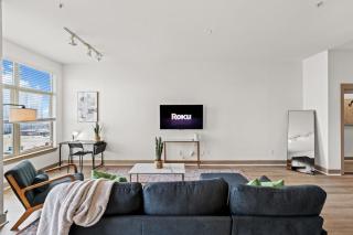 Tasteful Apt in Central Dallas with Parking and Pool - 5
