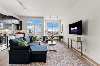 Tasteful Apt in Central Dallas with Parking and Pool - 2