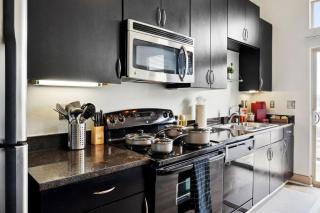 Deep Ellum One Bedroom with King Bed and Pool - 8