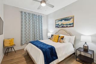 2Br Apt with Pool, Gym, and Free Parking - 4