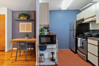 Philly Apartment Old City King Bed Walkable to Sites - 4