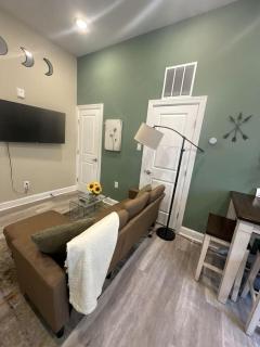 Downtown Philly 1BR with Stunning Views - 3