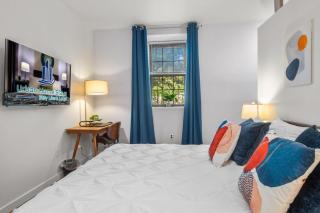 Quaint and Stylish APT with King Bed for Long Term Stay - 2