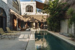 Luxury Design Villa with 36ft Pool and Garden - 0