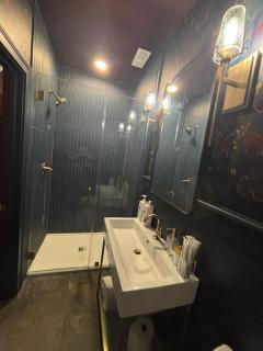 Hollyhock Suite 508 - 2