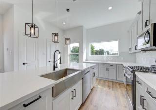 Modern Home Suite, 2BR, Office, Near Galleria - 6
