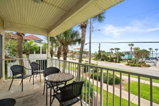 Crystal Beach - Ocean View - Steps from Beach - 2nd Floor End Unit - 2