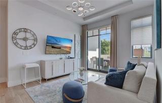 Two Bedroom Condo in Olde Naples - 8