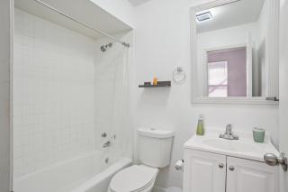 Charming Soulard Retreat with Historic Character near Baseball Stadium apts - 7